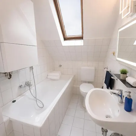 Quiet Clinic Retreat Messe Appartement *